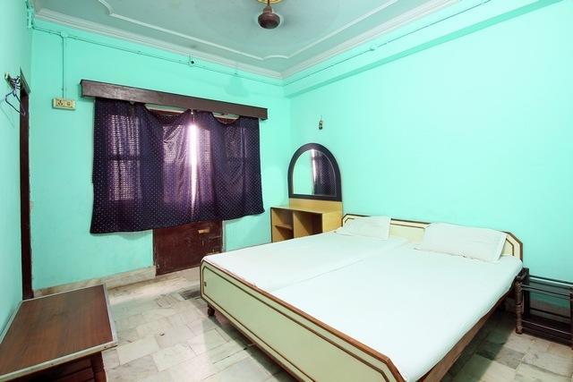 Hotel Sonmony Варанаси Экстерьер фото